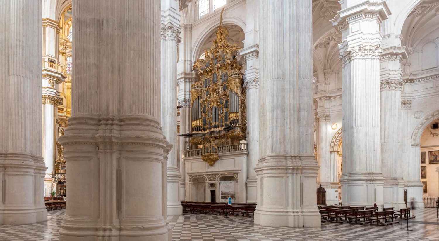 Órgano de la epístola de la catedral de Granada