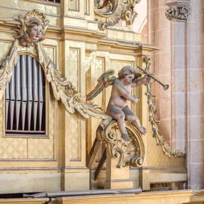 Fachada norte del órgano del evangelio de la catedral de Segovia